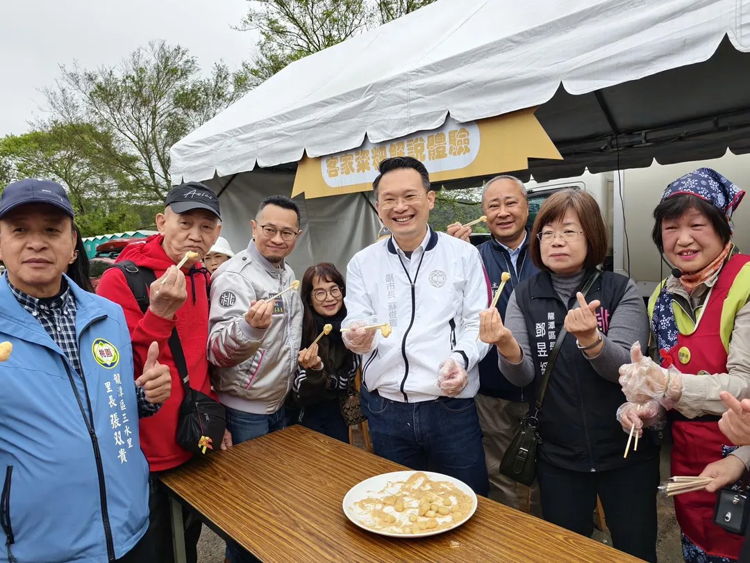 魯冰花季結合天穿日，桃園市副市長蘇俊賓鼓勵民眾來賞景。（桃園市政府客家事務局提供）