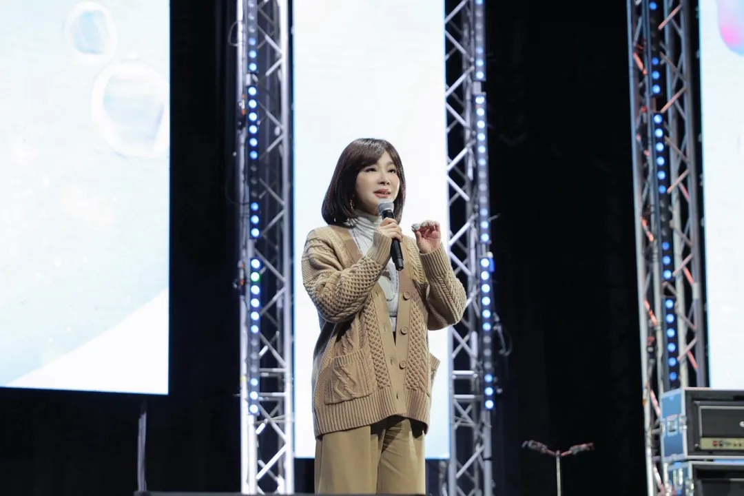 陳美鳳長期投入公益，自接下台灣優質生命協會理事長後，多年來持續關心高齡長者、身心障礙與弱勢家庭。（圖／台灣優質生命協會提供）