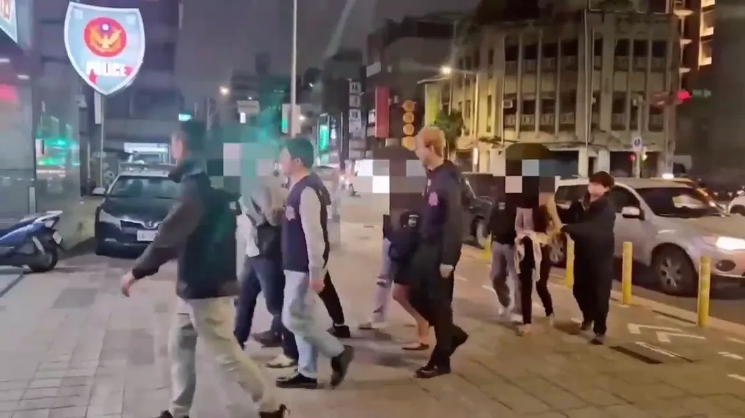 2女1男被逮回偵訊。（圖／警方提供）