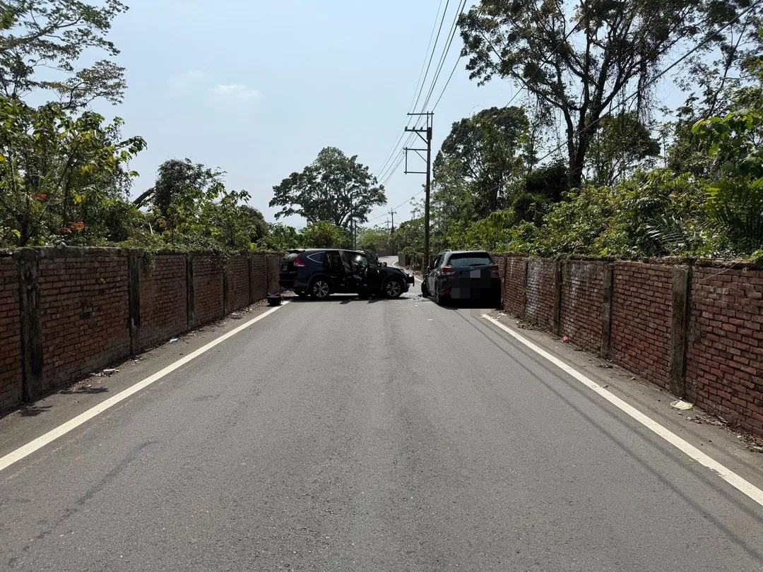 嘉義縣番路鄉8日中午發生一起嚴重車禍，造成1死8傷。（圖／翻攝畫面）