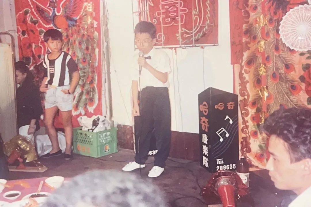 許志豪分享與羅志祥的兒時照片。（圖／許志豪提供）