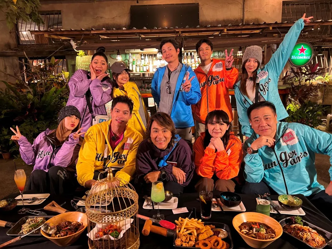 Amanda（後排左起）、徐凱希、孫協志、孫其君、蔡黃汝（前排左起）妖嬌、許孟哲、王仁甫、彭曉彤、白雲近日一同參與《飢餓遊戲》。（圖／中視提供）