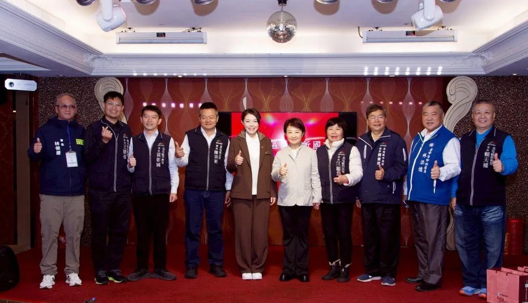 高虹安率新竹市府團隊前往台中，並與盧秀燕和台中市府團隊交流。（圖／台中市府提供）