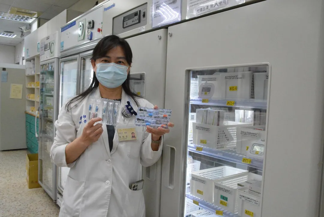 台東馬偕陳曉瑩藥師表示:現今疫苗大進化，不僅預防感染，部分還有護腦防癌功能。（圖／台東馬偕醫院）