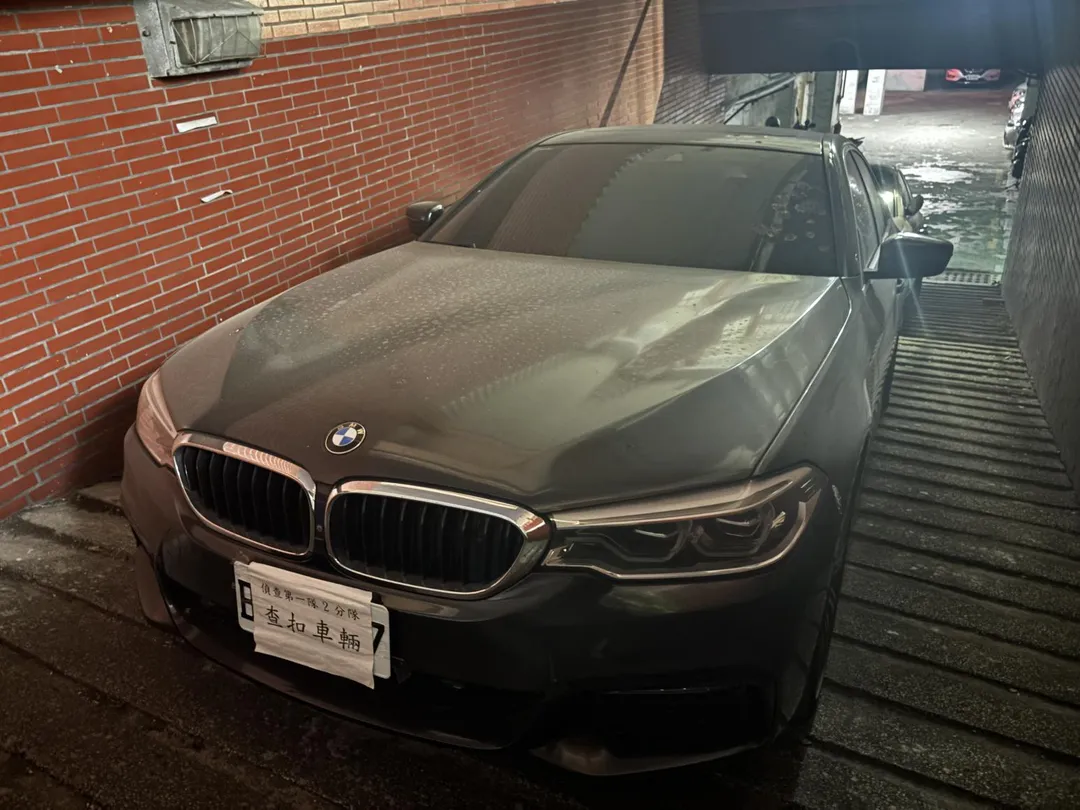 詐騙集團代步BMW。（圖／中天新聞）