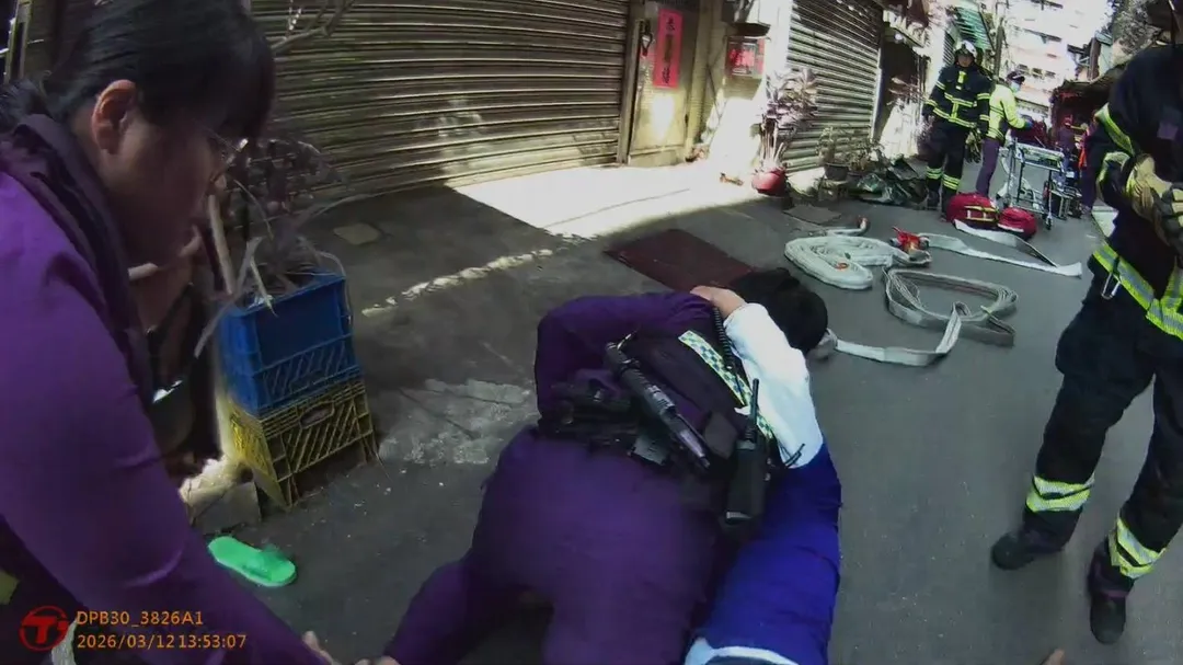 家庭糾紛情緒失控，基隆男子遭警管束送醫。（圖／警方提供，下同）