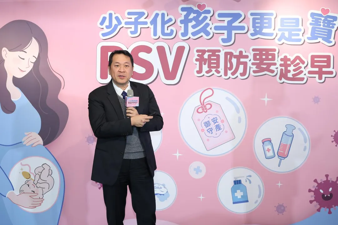 黃建霈提醒，流感與新冠疫苗可在懷孕任何階段接種；RSV與百日咳疫苗則建議在懷孕28至36週施打，且兩者間隔至少2週。(圖/台灣婦產科醫學會)