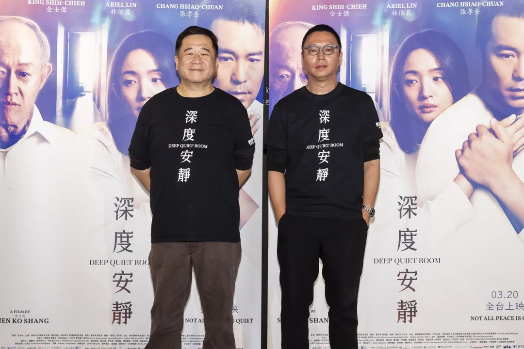 《深度安靜》在第62屆金馬獎入圍7項大獎，遺憾全槓龜，導演沈可尚（右）直言「超級失落」。（圖／風起娛樂 提供）