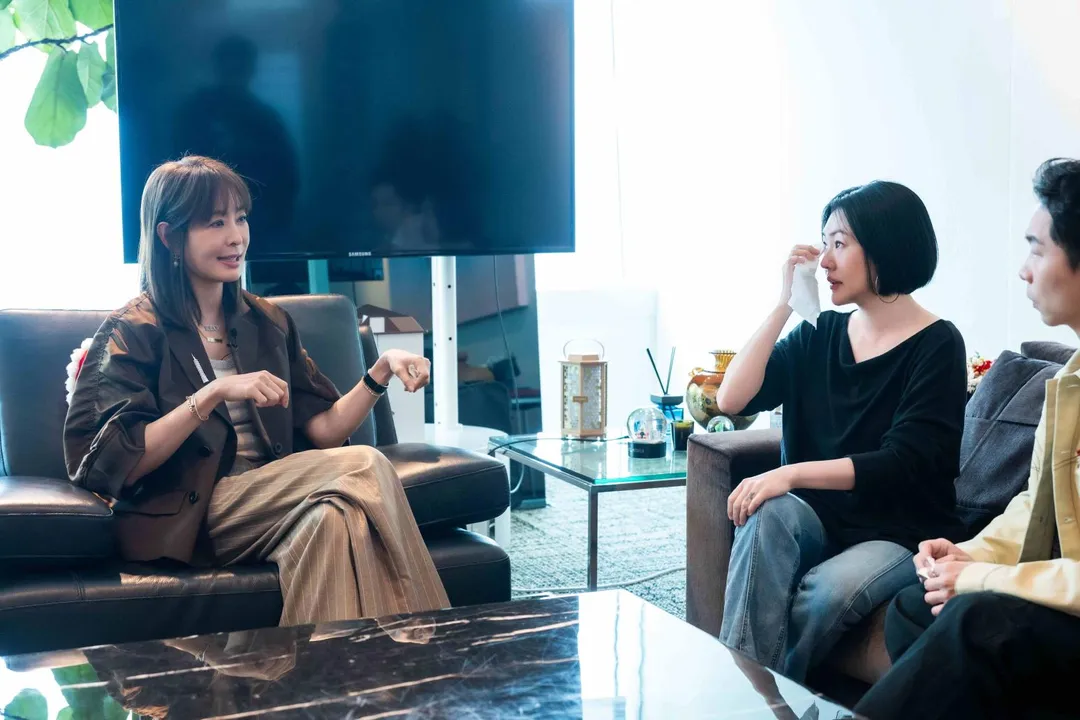 小S(右)坦言賈永婕(左)是她生命中最「行動派」的支柱。(圖/東森綜合台提供)