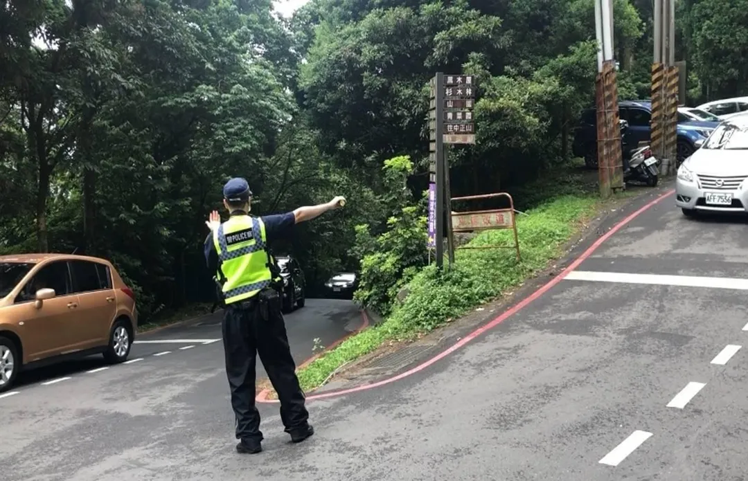 陽明山竹子湖花季警方將於相關路段進行交管。（圖／翻攝畫面）
