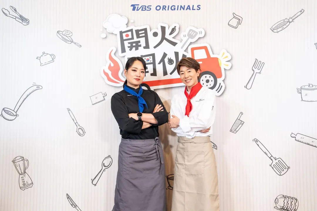 鄭智善與川越達也即將在《開火開伙》展開料理對決。（圖／TVBS提供）