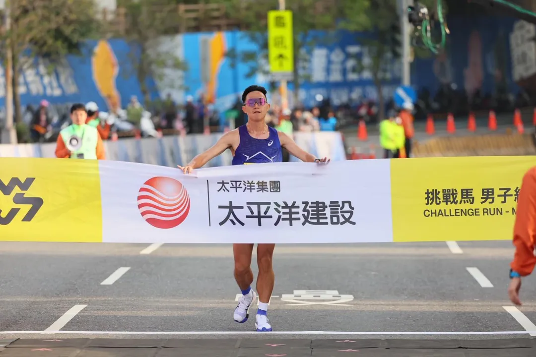 2026新北市萬金石馬拉松,挑戰馬男子組總排名第一曾廷瑋。成績:30分47秒。(圖/新北市政府體育局提供)