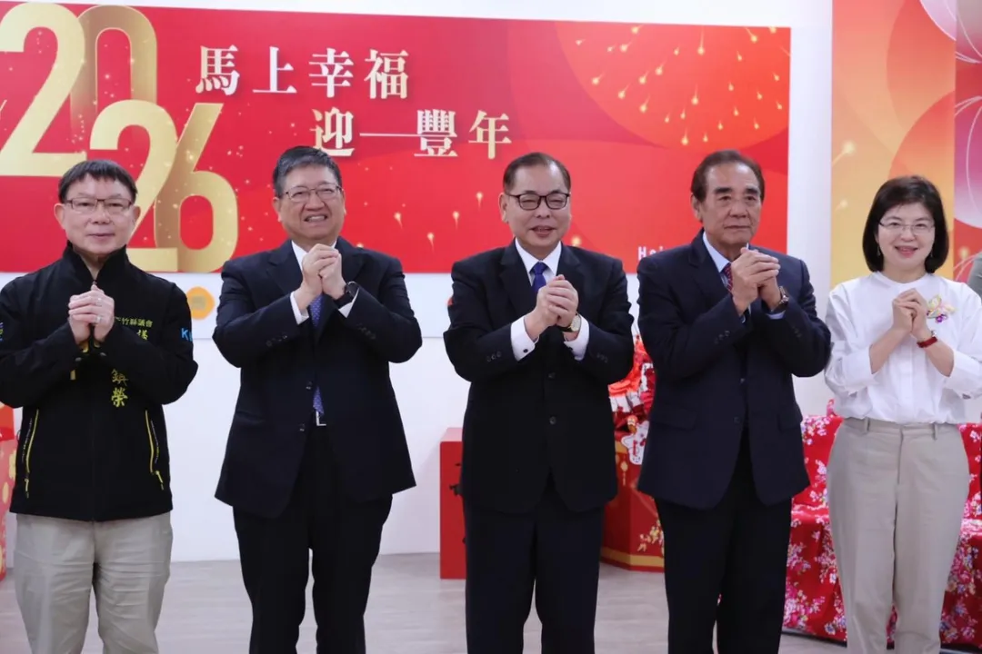 新竹縣長楊文科（左二）等地方人士表態挺陳見賢。（陳見賢辦公室提供）