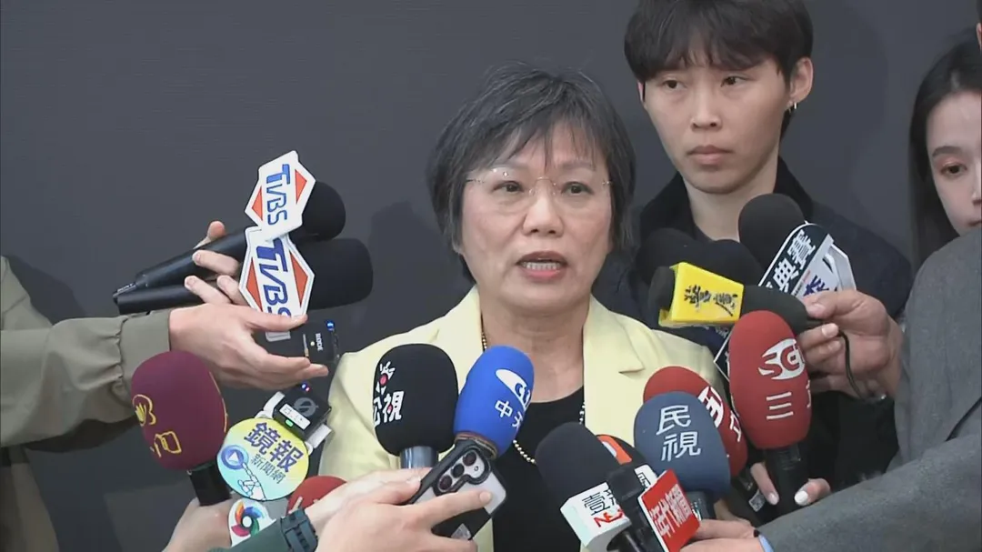 劉世芳表示因記者採訪時碰觸到她的胸部，因此才會說「你碰到我了，我覺得受到騷擾」（攝自中天新聞）