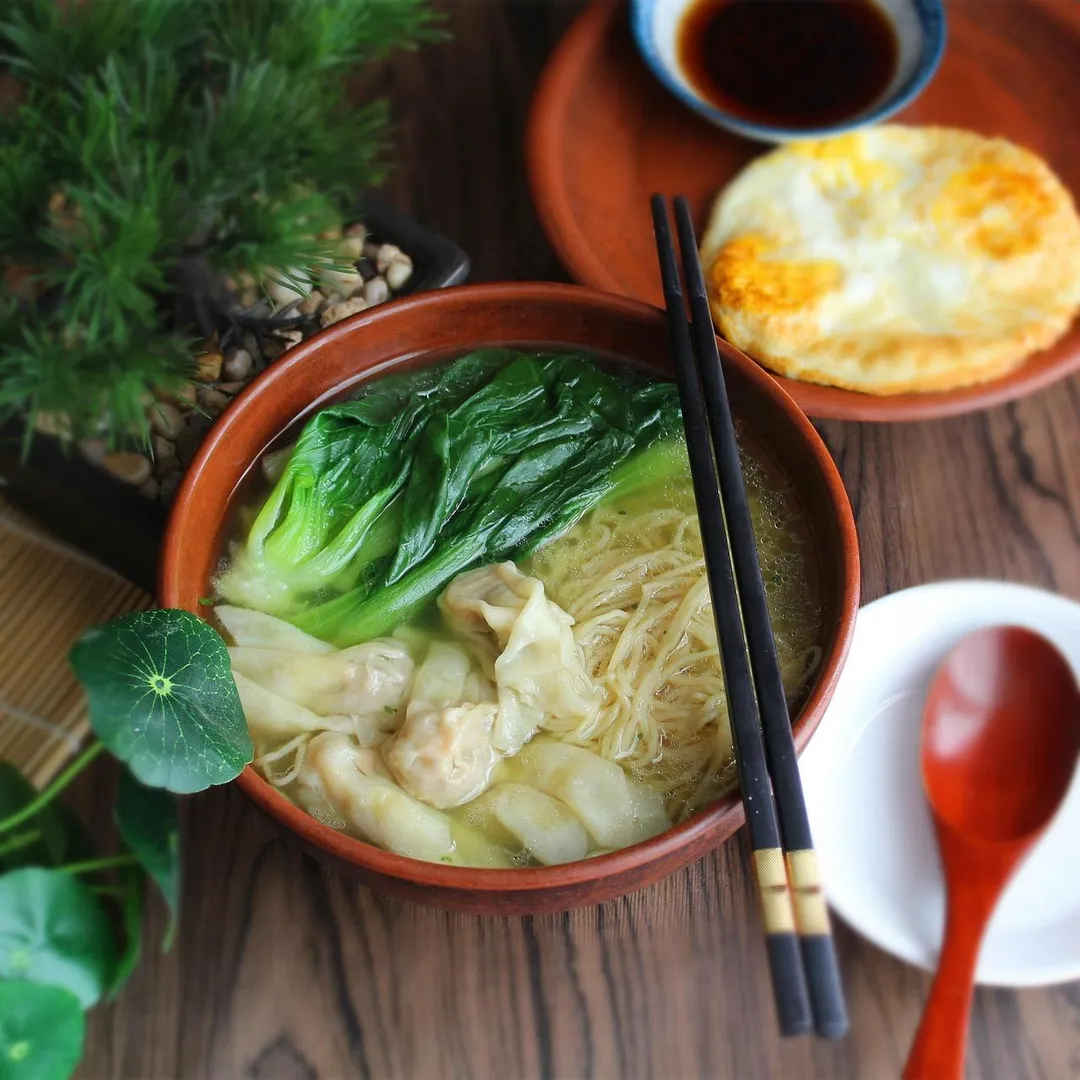 母親自製餛飩當全家人早餐。為了節省開支，她長期在網路上購買即將過期的促銷碎豬肉，因為這類碎絞肉價格比一般豬肉便宜許多。（示意圖／Pixabay）