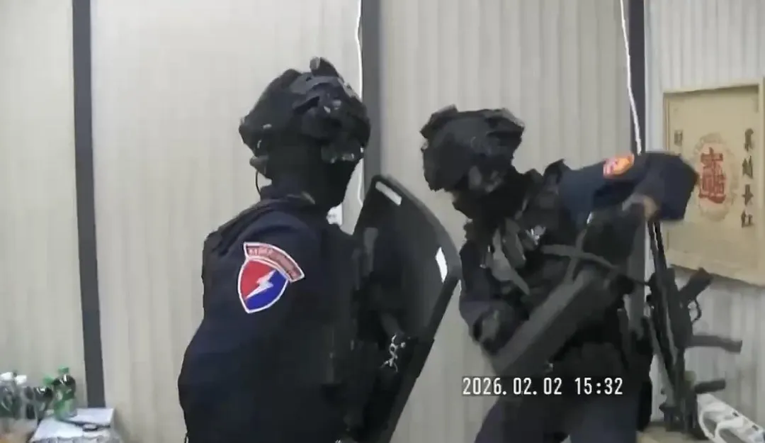 警方掃黑專案期間破獲58個黑幫逮捕285人。（圖／翻攝畫面）