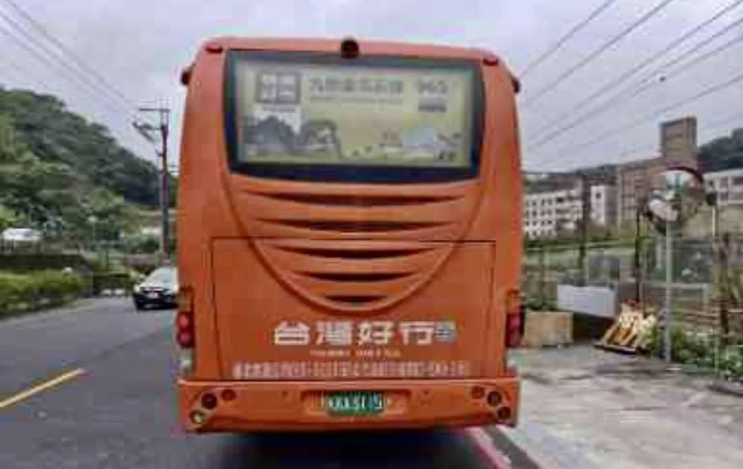 九份觀光巴士「台灣好行」車禍駕駛竟毒駕。(圖/翻攝畫面)