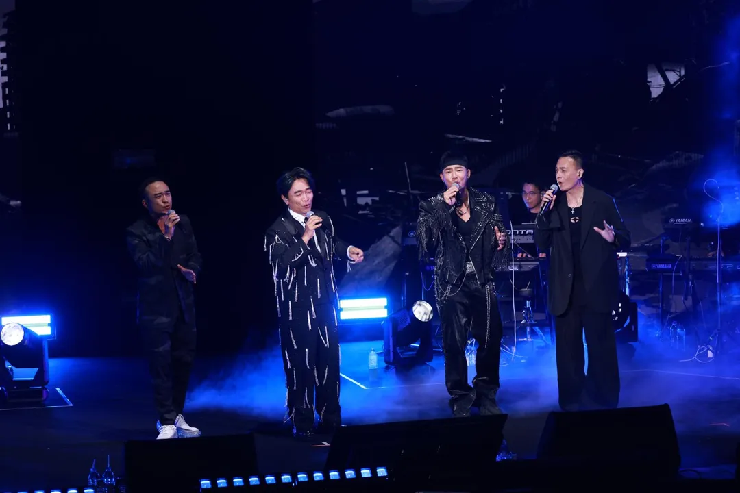 咻比嘟嘩合體演唱〈世界末日〉與〈白日夢〉。（圖／東西文娛、星樂全球提供）