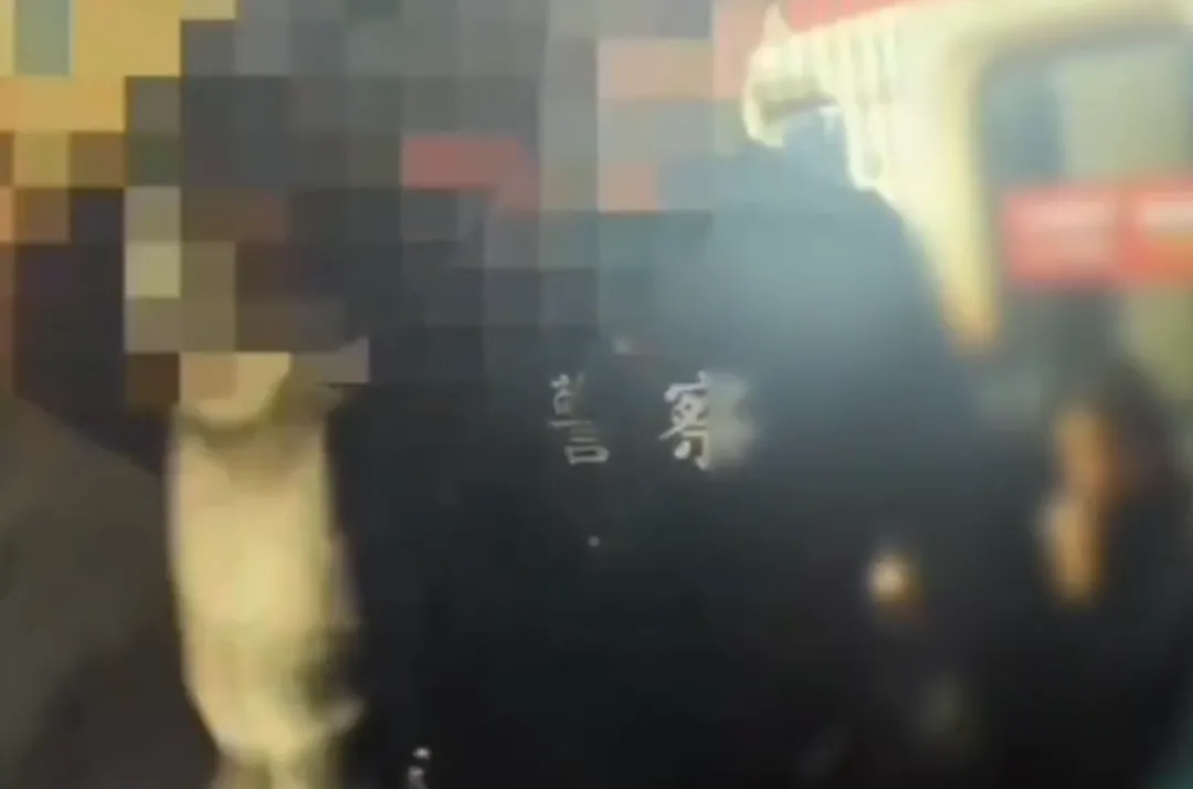今(29)日上午10點50分,捷運板南線往南港展覽館站方向行駛的列車上發生旅客糾紛,捷運警察隊接獲通報後隨即趕赴現場處理。(圖/警方提供)
