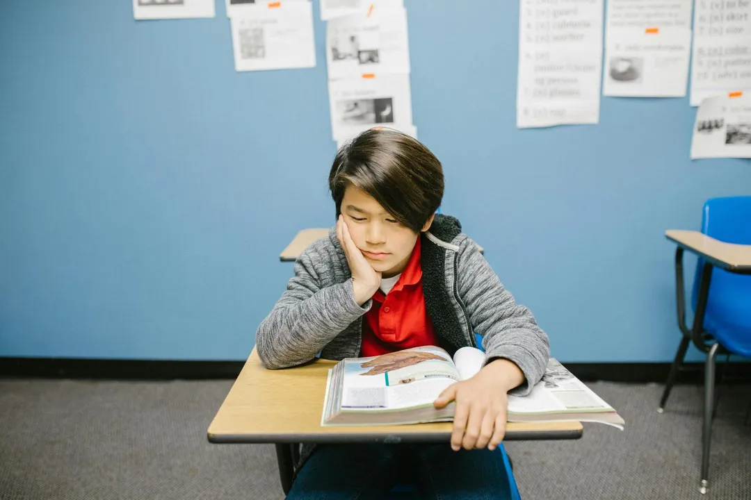 孩子上課分心、白天頻打哈欠,不一定是注意力不足過動症(ADHD)。(示意圖/Pexels)