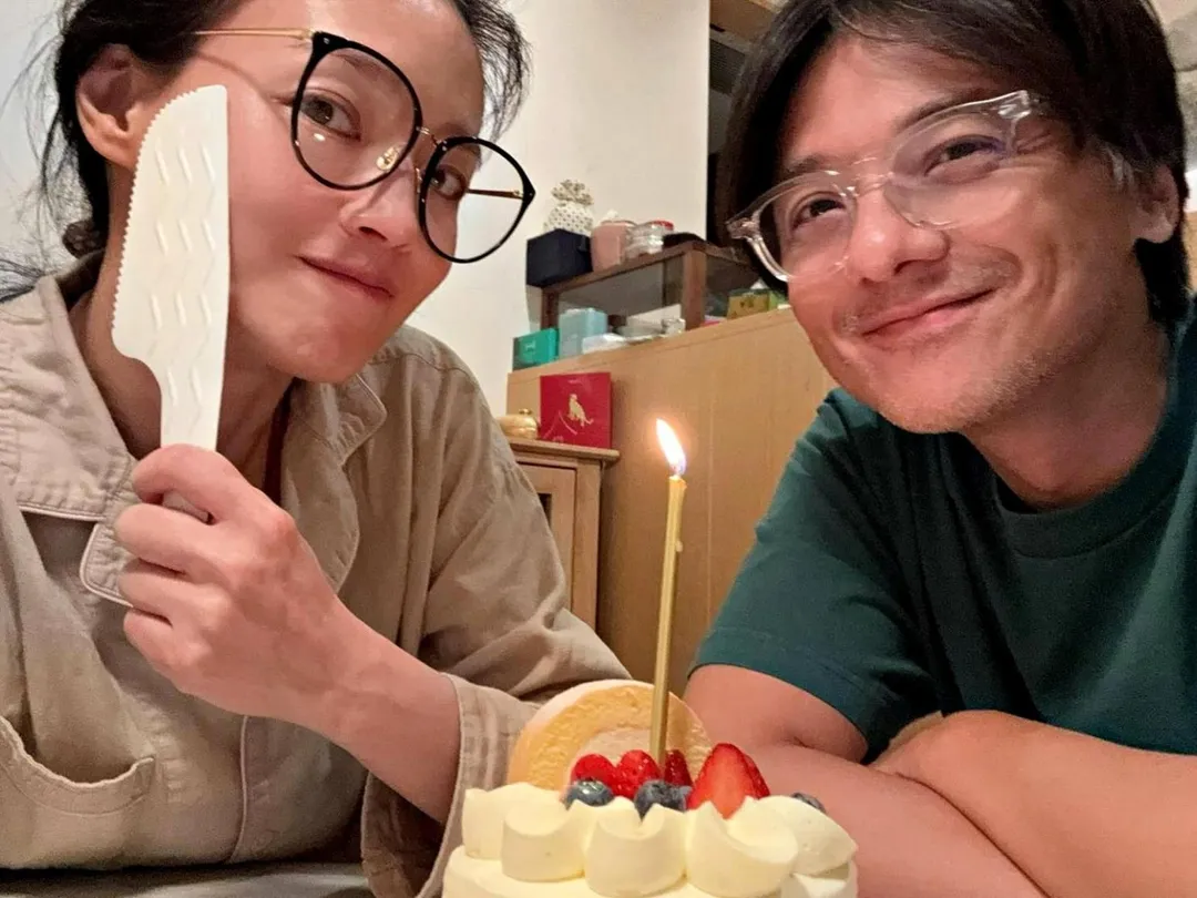 馮德倫和舒淇結婚10年,雖然不常高調放閃,但夫妻感情相當好。(圖/翻攝IG sqwhat)
