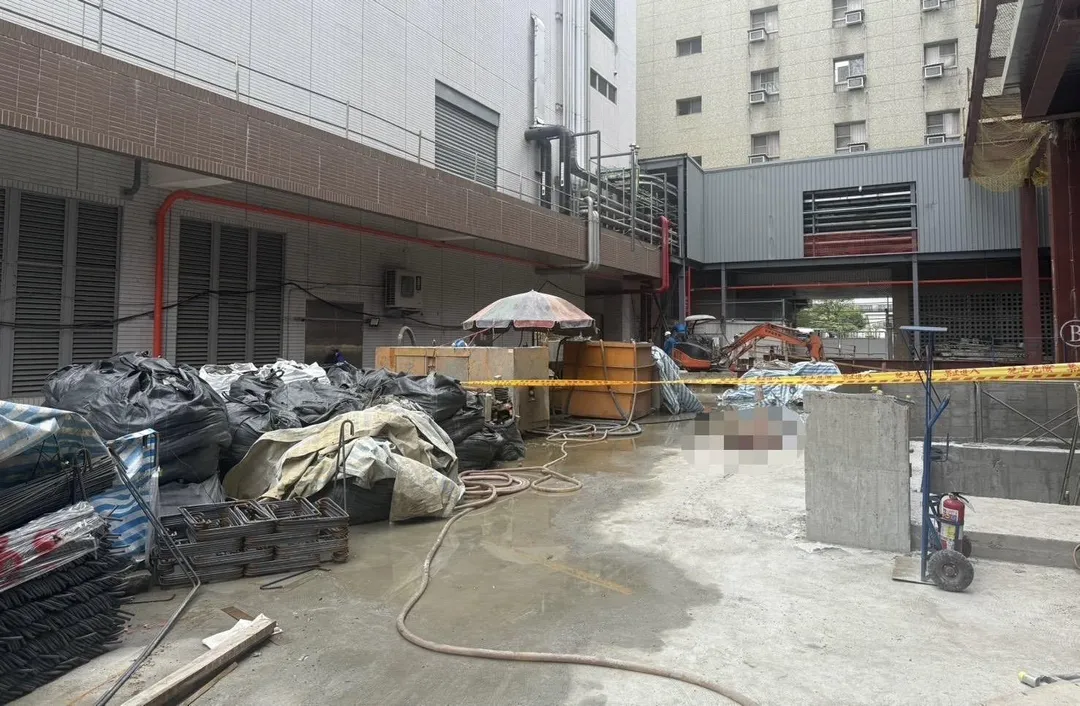 警方封鎖現場採證排除外力介入。(圖/翻攝畫面)
