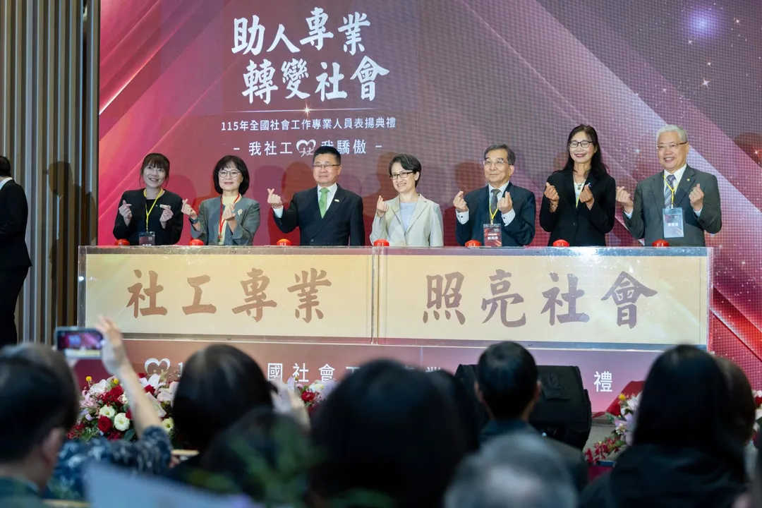 蕭美琴出席社工頒獎，卻口誤說成「志工」（圖／總統府提供）