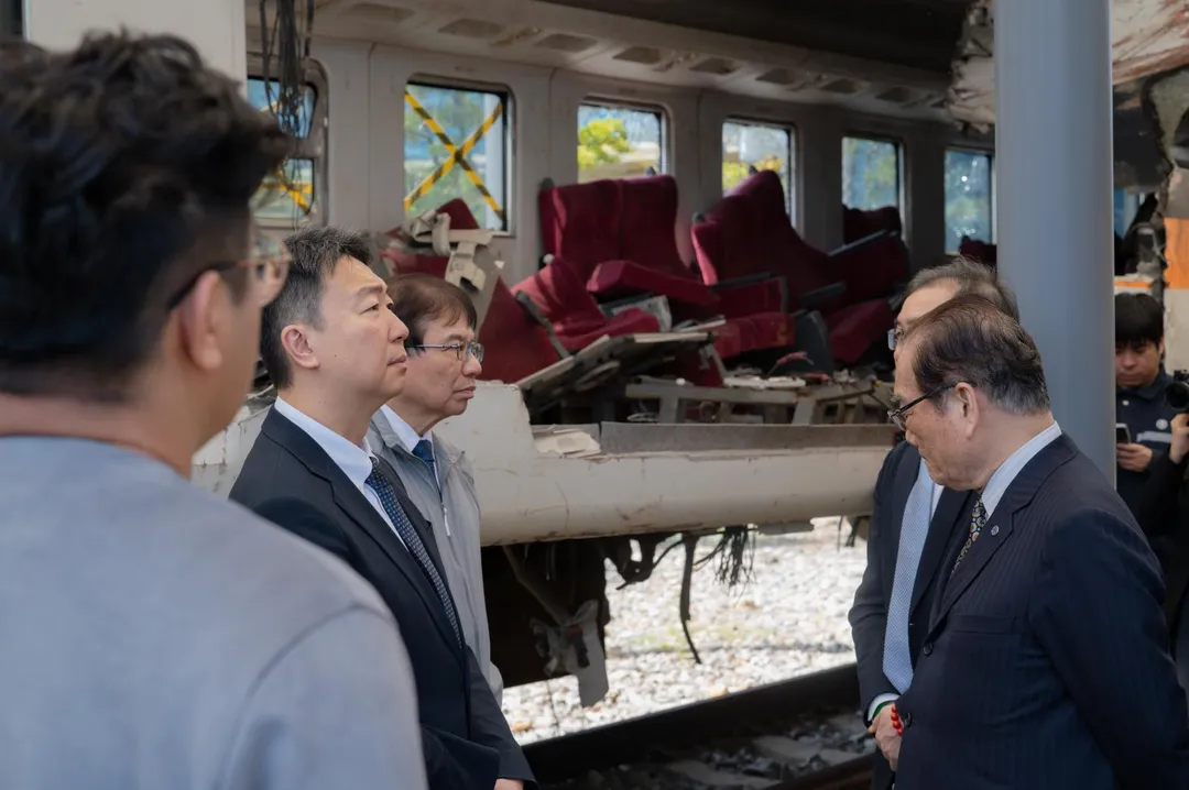 長在事故車輛暫存園區省思。(圖/翻攝畫面)