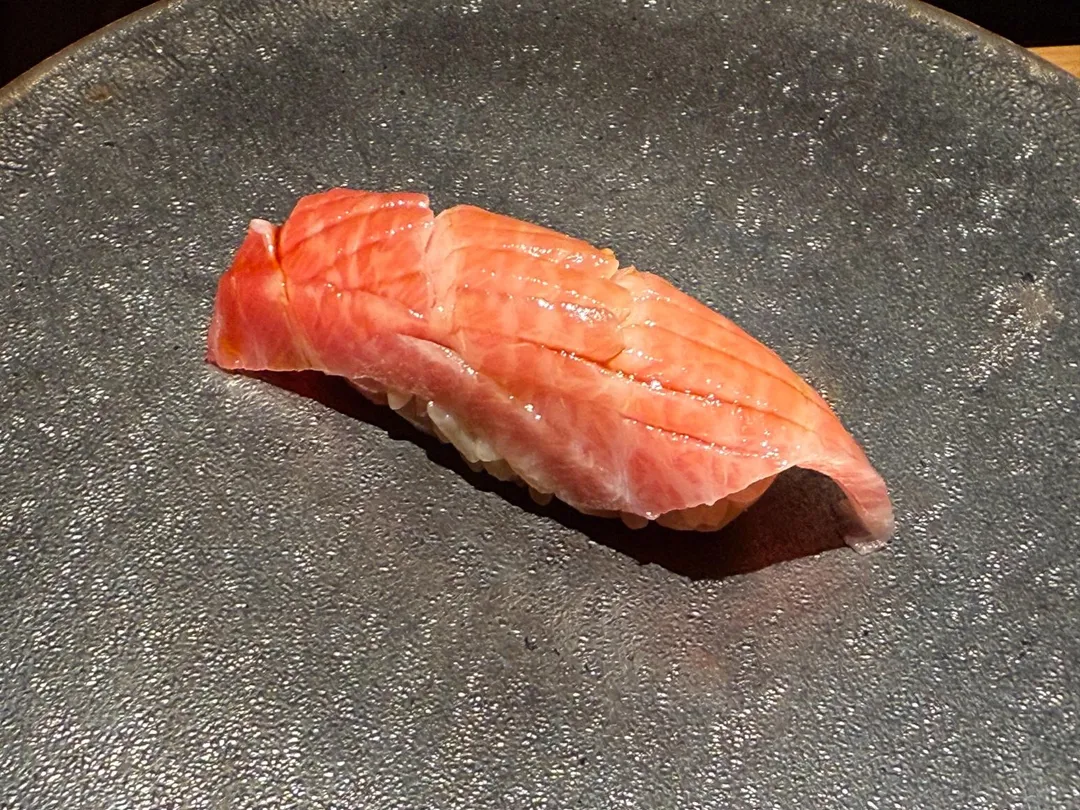 黑鮪魚大腹握壽司。（圖／黃宏輝提供）
