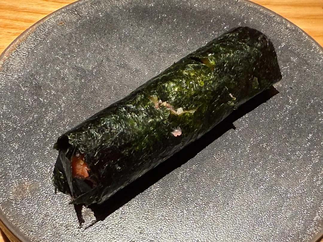 捲完封底。（圖／黃宏輝提供）