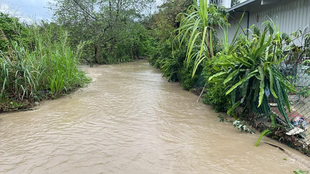 強降雨釀淹水。（圖／新竹縣消防局提供）