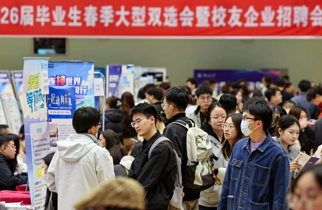 因就業不理想而被裁撤的大學科系越來越多。（示意圖／《新華社》）