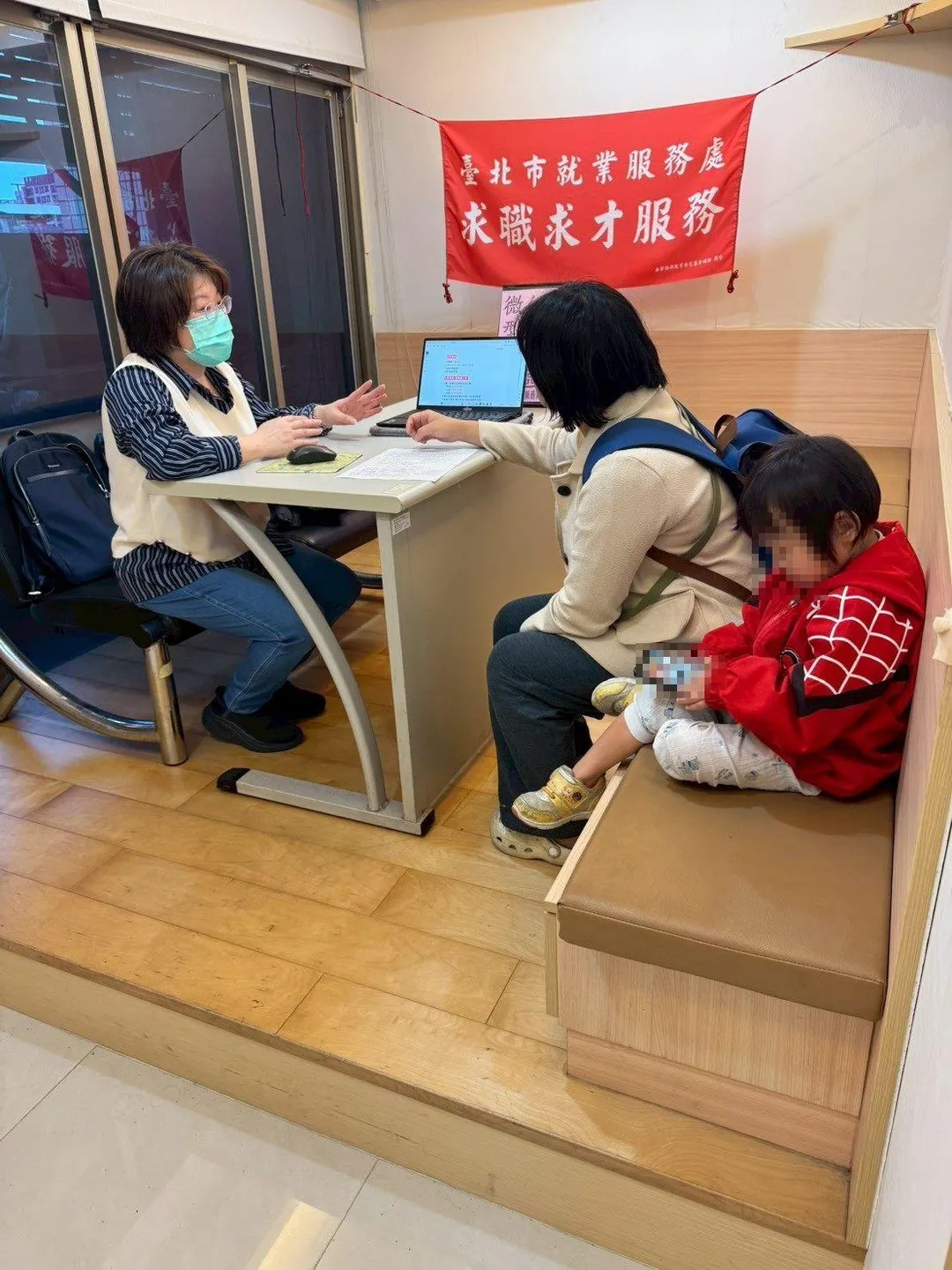 台北市就業服務處將於4月8日至10日舉辦現場徵才活動，邀集16家企業聯手釋出772個工作機會。（圖／台北市政府）