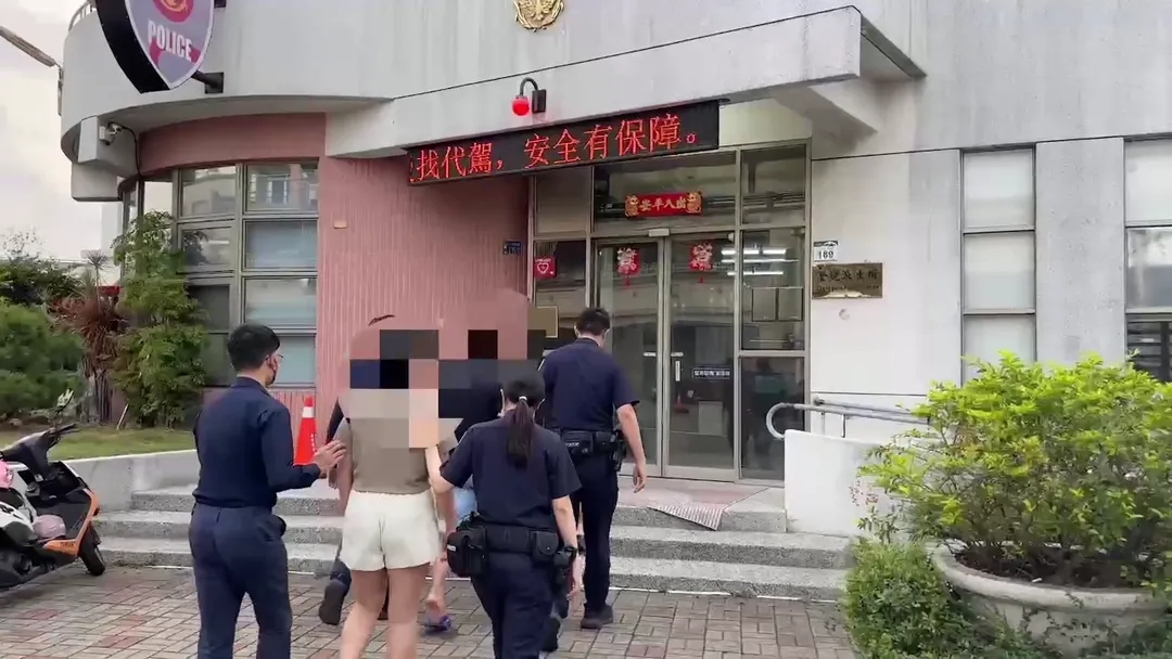 2名男女嫌犯落網。（圖／警方提供）