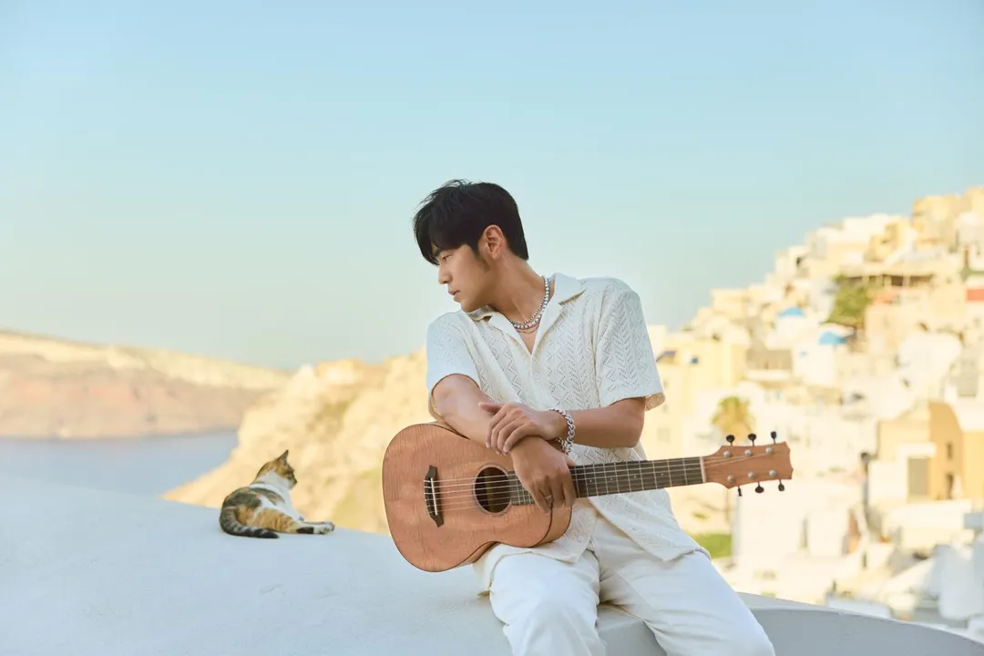 天王周杰倫近期再公開浪漫情歌〈愛琴海〉MV。（圖／杰威爾音樂 提供）