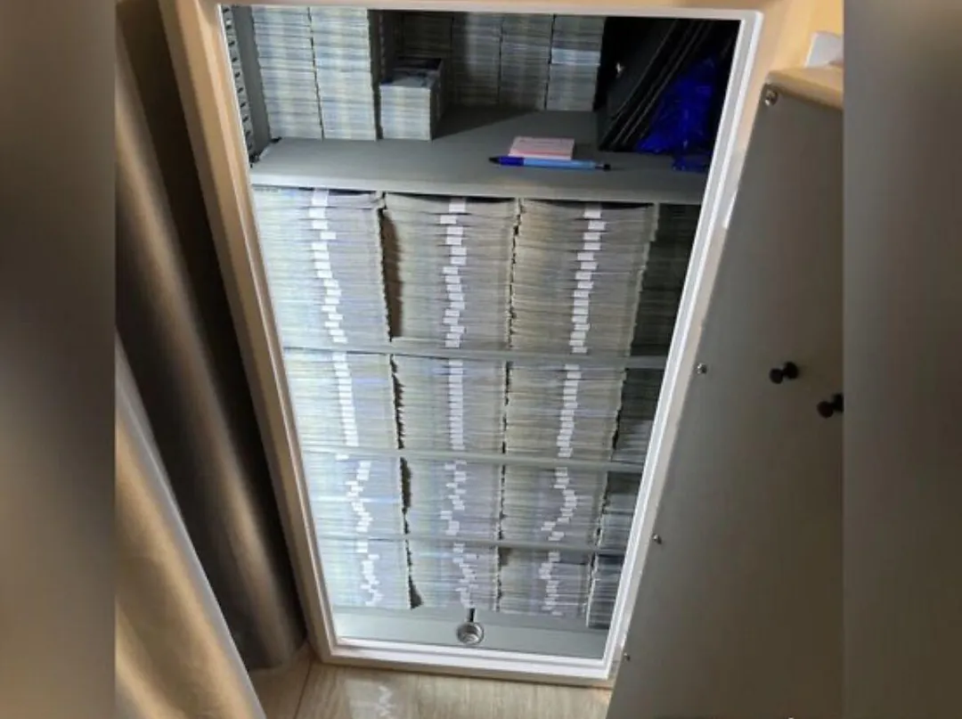 檢警在陳建安的豪宅中查到有存放鉅額現金的金庫。（圖／翻攝畫面）