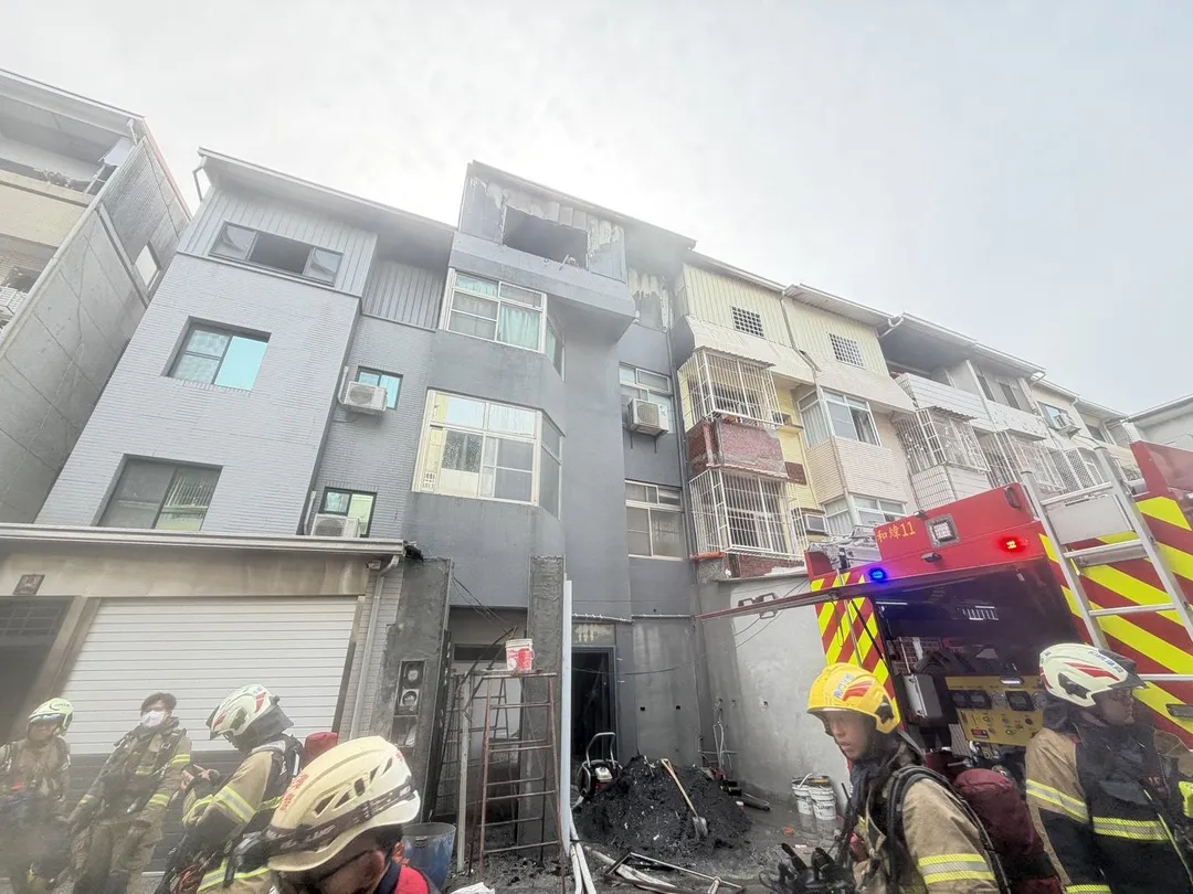 台南北區連棟住宅火警。（圖／警方提供）