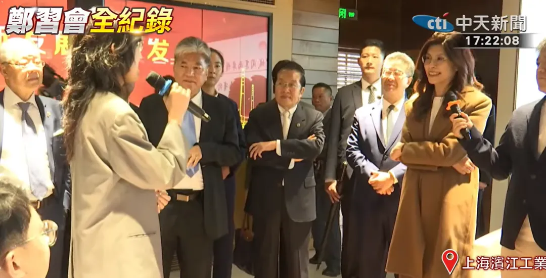 鄭麗文與台青對談。(圖/中天新聞)