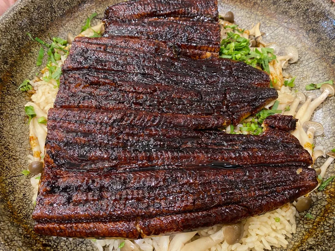 若割烹鰻魚釜飯有加入鮪魚脂油。（圖／黃宏輝提供）
