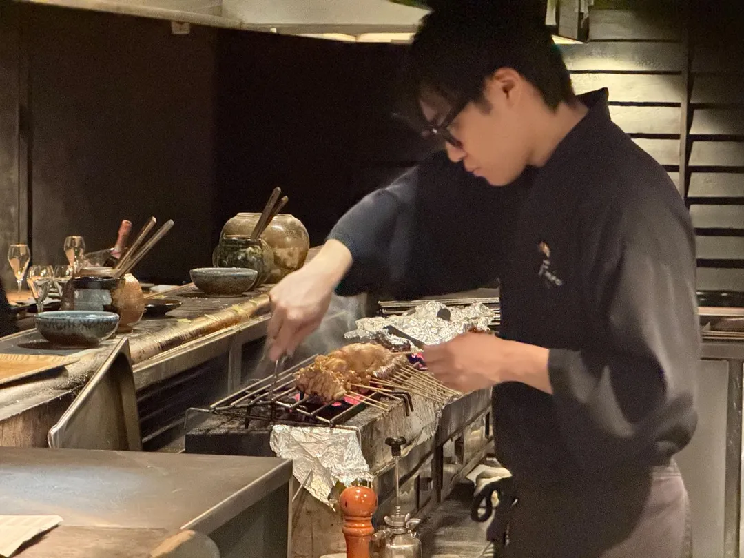 料理長專注神情。（圖／黃宏輝提供）