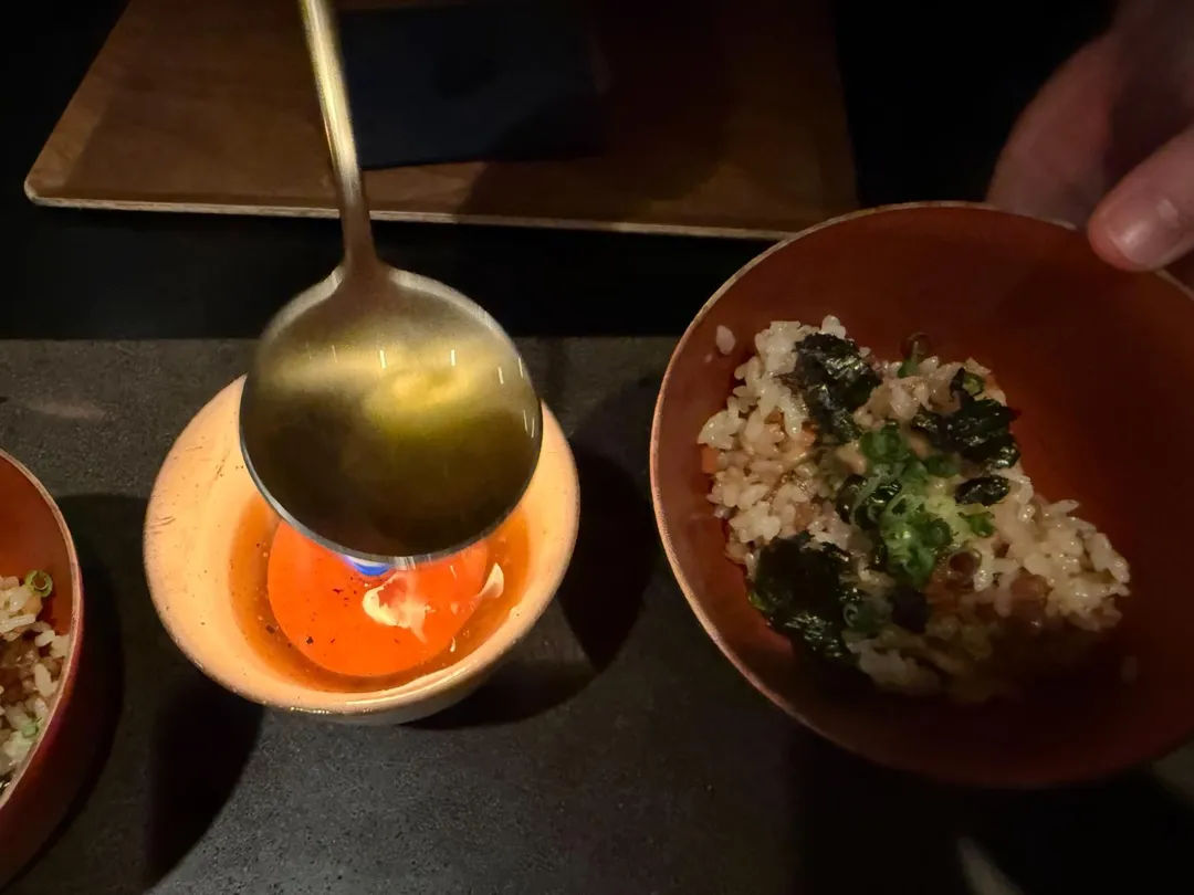 盛入液態奶油。（圖／黃宏輝提供）