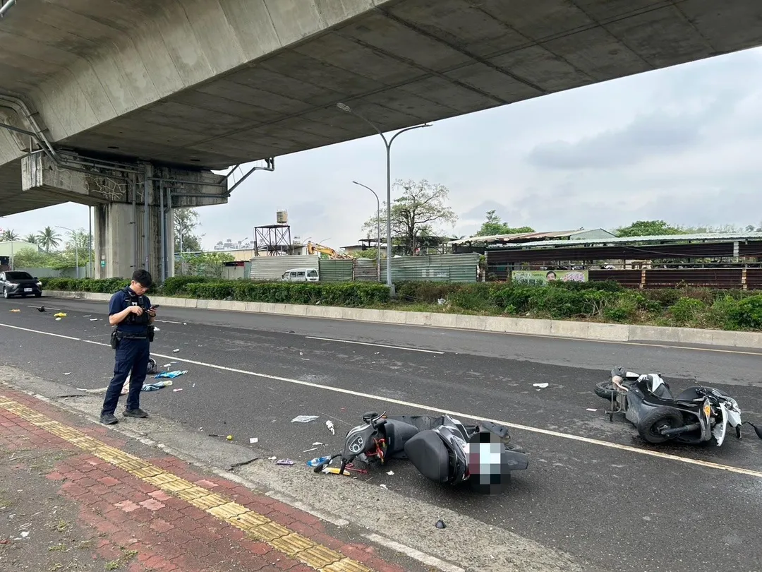 大寮市道188機車事故釀1死，疑超車不慎釀禍。（圖／警方提供）