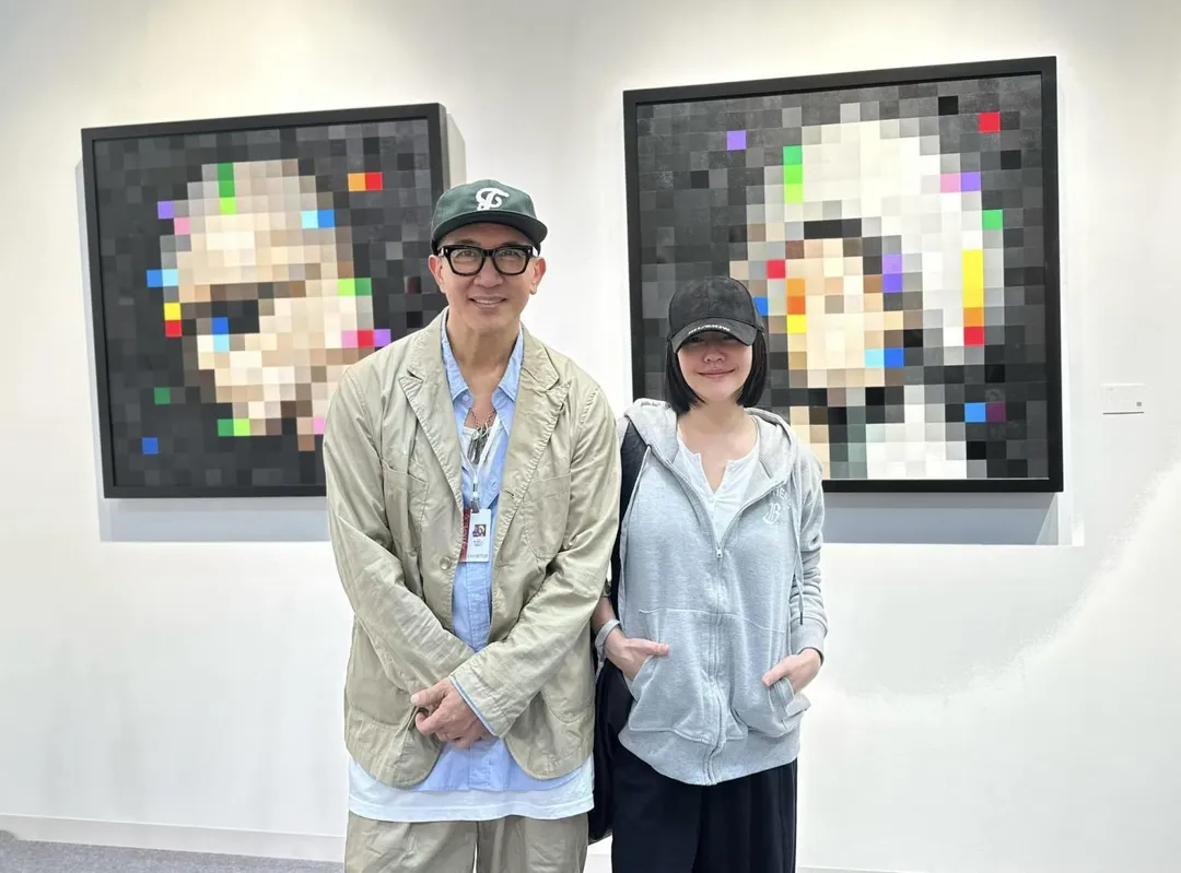 小S（右）稱具俊曄（左）近來將思念大S化為動力，專注於繪畫創作。（圖／翻攝自小S臉書）
