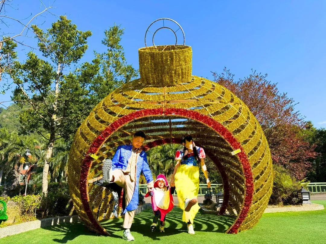 統一馬武督絕對是最佳大自然樂園，還有超夢幻「造夢美拍」場景，大人小孩變裝為黑桃皇后、紙牌士兵…等。（圖／統一渡假村提供）