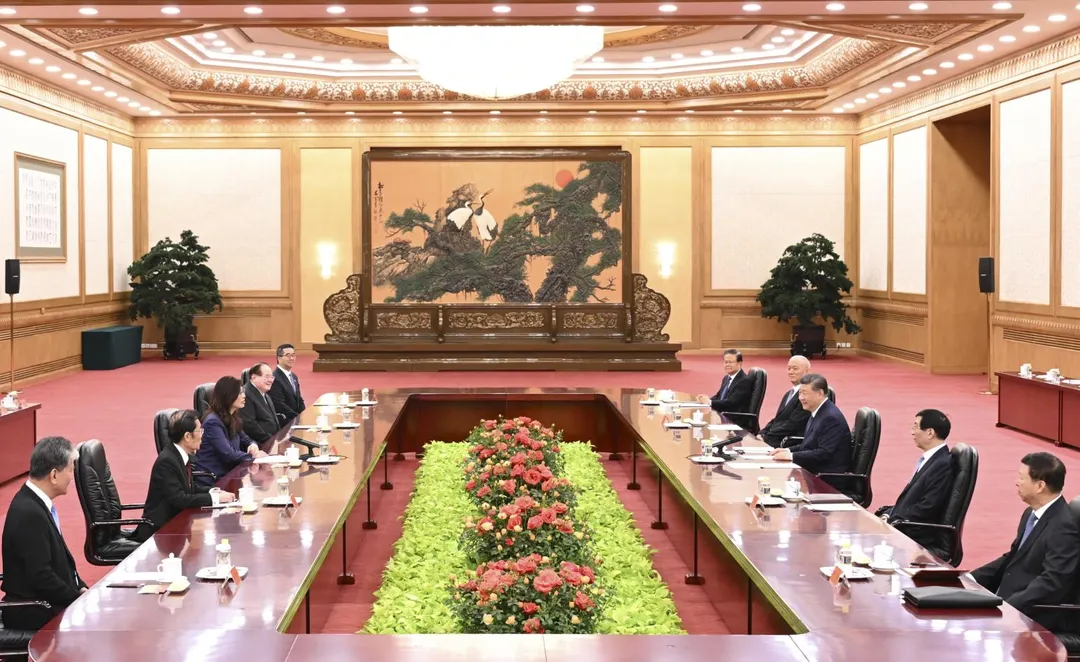 中共中央總書記習近平在北京會見中國國民黨主席鄭麗文。（圖／《新華社》）