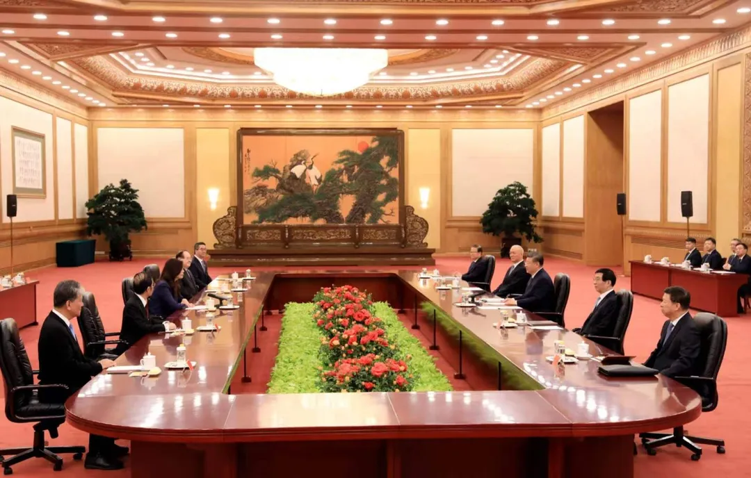 鄭麗文昨（10日）會見習近平，鄭也順勢拋出推動兩岸和平制度化機制，欲消除所有衝突誘因。（圖/國民黨提供）