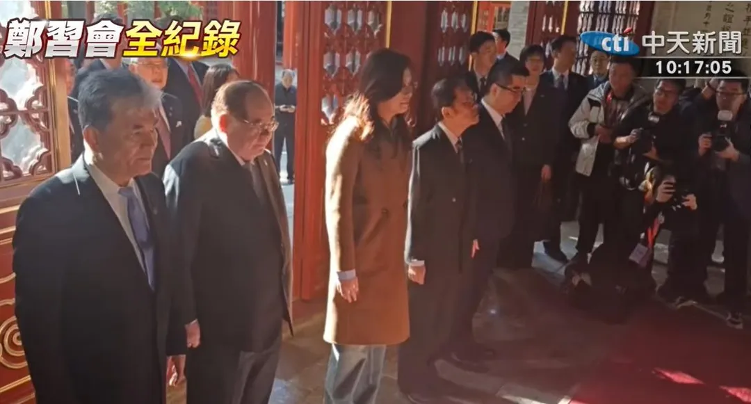 鄭麗文一行人今日上午前往北京碧雲寺參謁國父孫中山衣冠塚。 (圖/中天新聞)