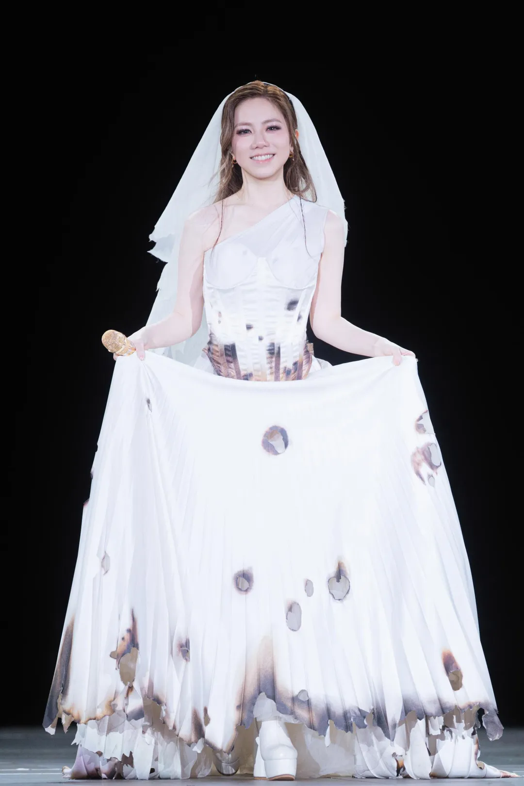 鄧紫棋臺北大巨蛋4場全數完售，吸引超過15萬名歌迷朝聖。（圖／Live Nation Taiwan 提供）