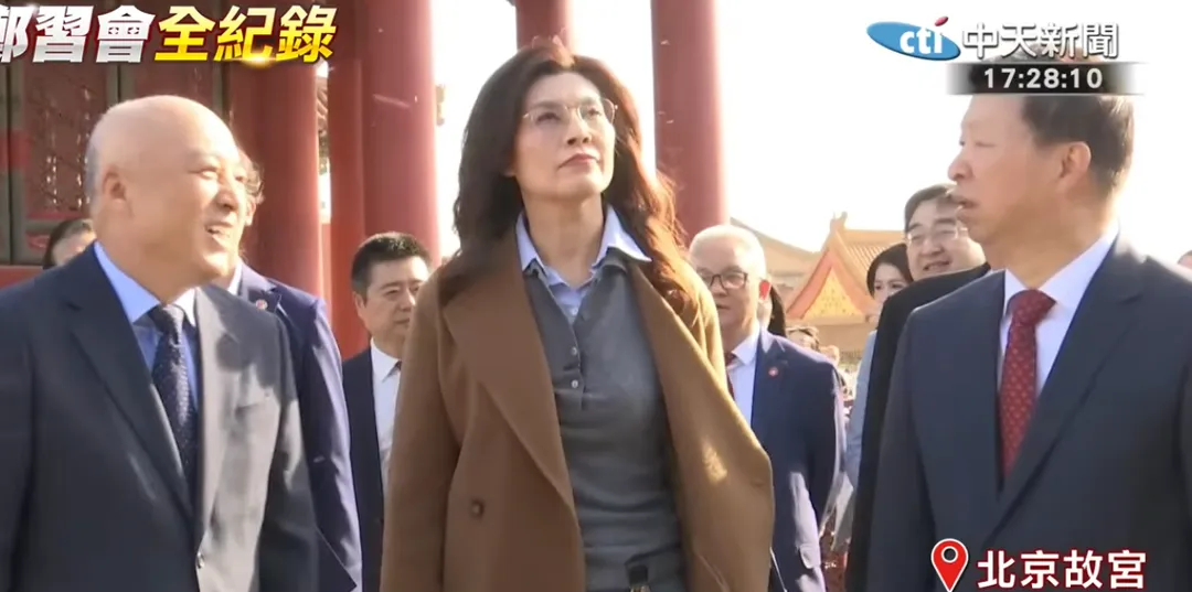 鄭麗文11日參訪故宮。（圖／中天新聞）