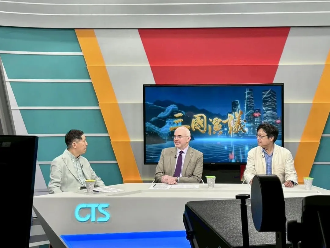 谷立言接受媒體專訪。(圖/截自美國在台協會臉書)